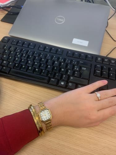 Customer photo review of LA PRÉCIEUSE MONTRE DORÉ AVEC CHIFFRES ARABES