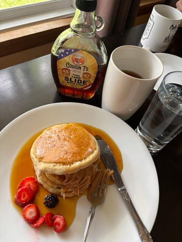 Customer photo review of Cousin T's Gourmet Trump Pure Maple Landslide Syrup