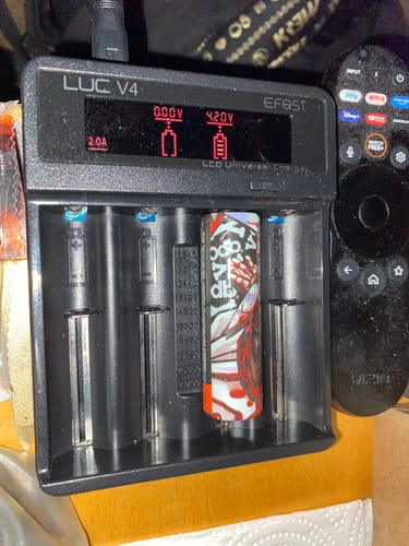 Customer photo review of Efest LUC V4S 4 Channel Battery Charger