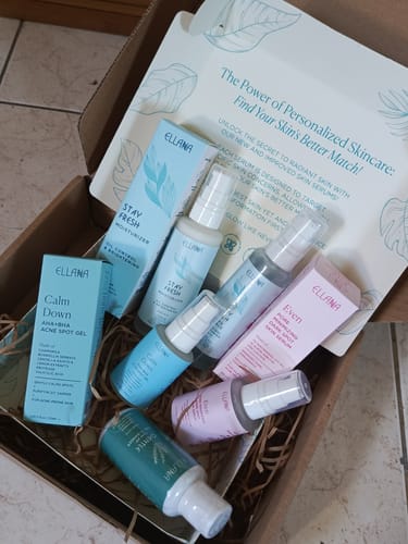 Customer photo review of Stay Fresh Moisturizer Controls Oil and Brightens