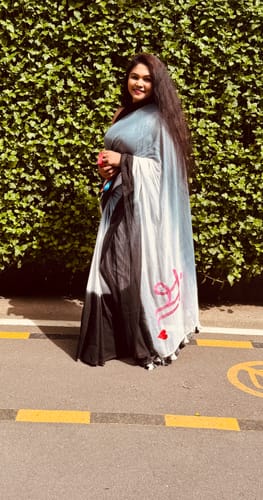 Customer photo review of Viral Vibes (Hand Embroidery Mul Mul Cotton Saree)