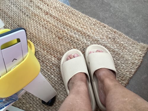 Customer photo review of HappyFlops