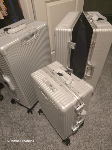 Customer photo review of Check-in: All-in-One 28"