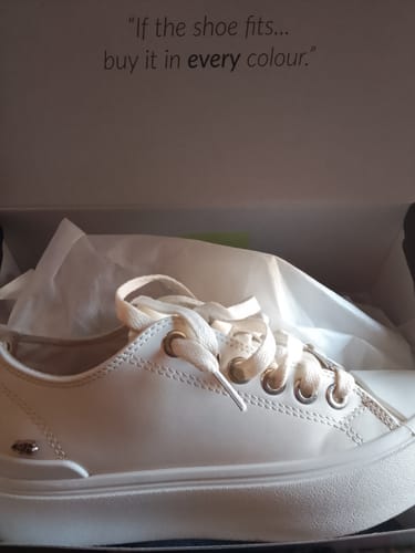 Nonkululeko M. review of Miss Black Skate 1 Sneaker - White image 1 out of 1