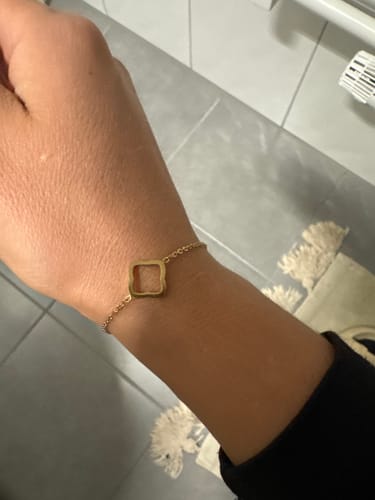 Customer photo review of Fiona Necklace