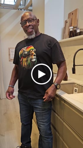 Customer video review of Unisex t-shirt