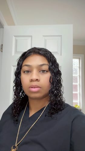 Customer photo review of CurlyMe Water Wave Bob Glueless Wig Wear Go 7x5 HD Lace Pre Cut Lace Wig