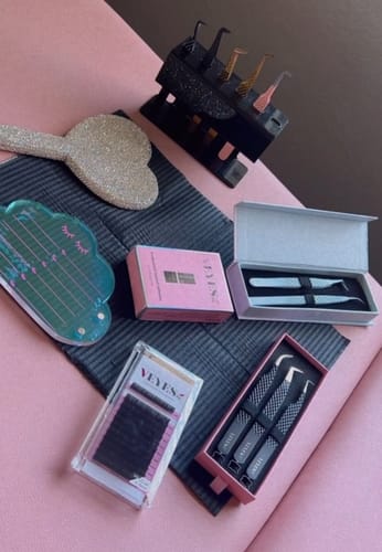 Customer photo review of Noir Fiber Tweezer Kit