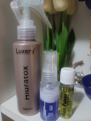 Reseña con foto de un cliente sobre Hidratox, tratamiento efecto bótox capilar instantáneo