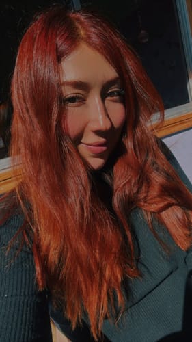 Reseña con foto de un cliente sobre Henna Jamila Hair - Cobrizo Natural y Duradero 👩🏼🦰