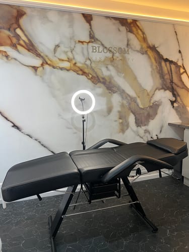Customer photo review of ActiveShop Basic 202 Black Salon Beauty Chair