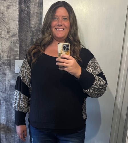 Customer photo review of Junior Plus Black Flannel Leopard Print Colorblock Dolman Sleeve Top /3-2-1