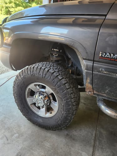 Customer photo review of 1994-2013 Dodge Ram 2500 / 3500 4x4 Leveling kit with shock tower