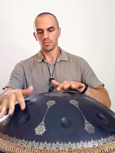Customer photo review of Cosmos Handpan - Midnight Mandarins 9 Notes in D Minor - Tambourine Gift Set