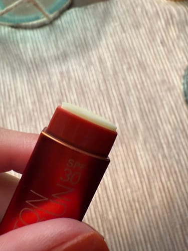 Customer photo review of SPF 30 Mineral Moisture Lip Balm