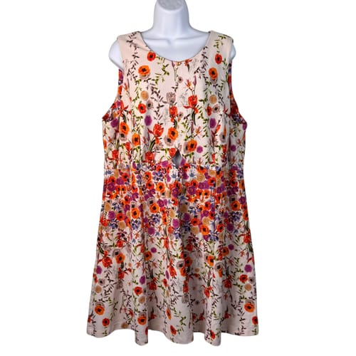 Customer photo review of Dress Me Up! Wardrobe Rewind Women's Secondhand Rental Assortment