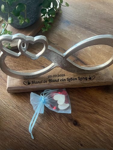 Customer photo review of personalisiertes Unendlichkeitszeichen Deko 25cm mit Wunschgravur