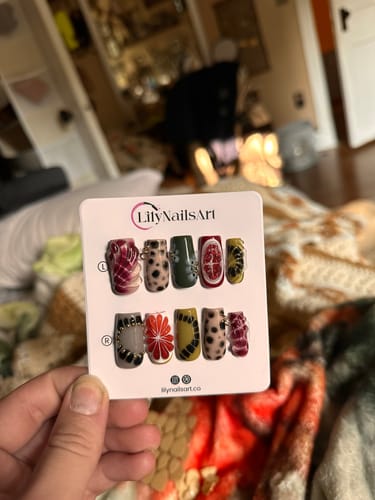 Customer photo review of Custom Nails