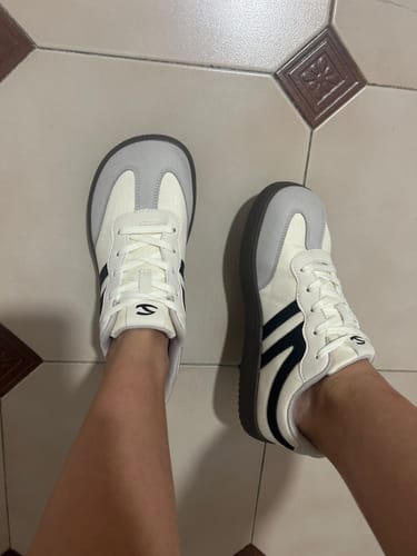 Customer photo review of Lily - Zapatos De Punta Ancha