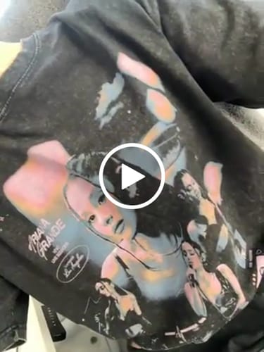 Deniz E. review of Ariana Grande Print Round Neck T-shirt image 1 out of 1