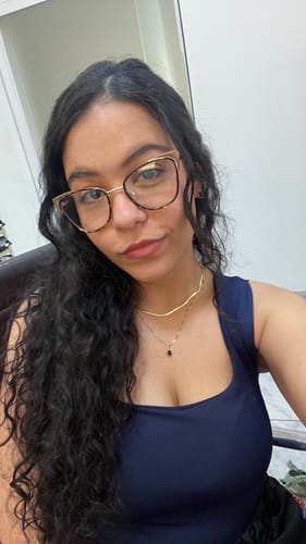 Customer photo review of Óculos Helena Anti Luz Azul - Modelo Gatinho Metalizado