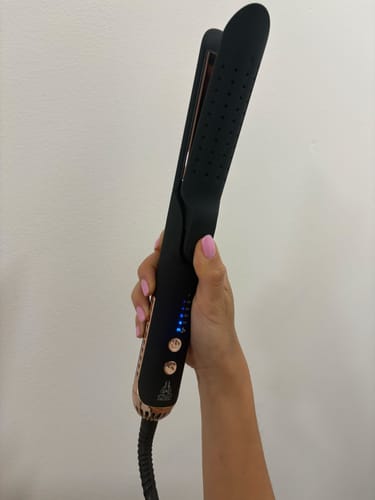 Customer photo review of Beauty and The Breeze Flat Iron