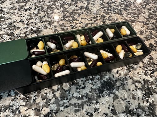 Customer photo review of 2-Week Vitamin Case 2.0