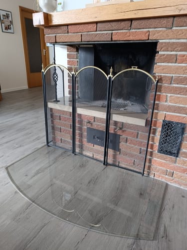 Customer photo review of Glasplatte Kamin, Funkenschutzplatte Glas für Kaminofen - Segmentbogen