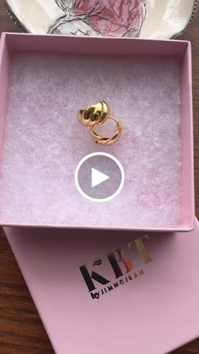 Customer video review of Croissant Hoop by KBT