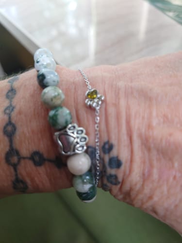 Customer photo review of Pfotenarmband - Moosgrün