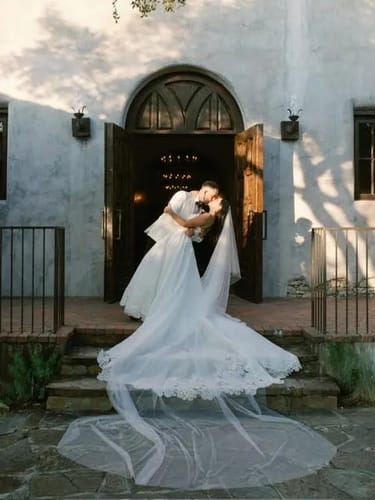 Customer photo review of Simple Raw Edge Drop Veil with Blusher: Fingertip, Chapel & Cathedral - GABRIELLA