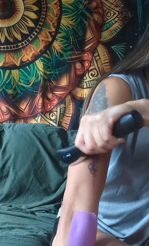 Customer photo review of Achedaway Mini Scraper:On-the-Go heated muscle scraping tool