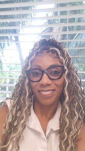 Customer photo review of BOHEMIAN KNOTLESS BRAID WIG, FULL LACE, WAIST, VIP LUX COLOR