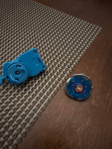 Customer photo review of Takara Tomy Storm Pegasus Beyblade BB-28 105RF Metal Fusion - With String Launcher