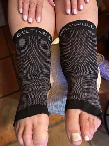 Customer photo review of Beltwell® - Plus-Size Foot & Ankle Compression Socks For Swelling (2 pairs)