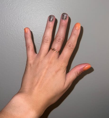 Customer photo review of D716 Flip Flop Peach Glow Dip Powder