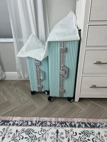 Rowena (. review of Check-in: All-in-One 28" image 1 out of 2