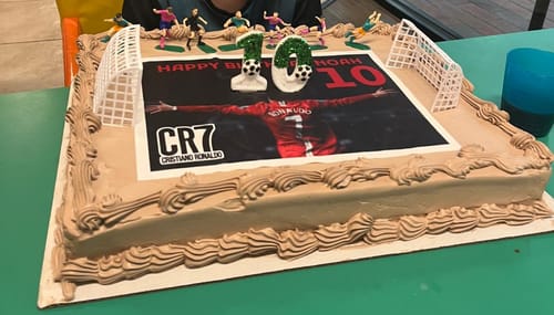 Customer photo review of A4 Rectangle Custom Edible Icing Image