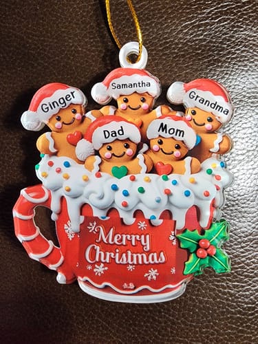 Customer photo review of Personalized Gingerbread Home Decoration - Customized Christmas Decoration, "Put" The Family Into Gingerbread Cups To Welcome Christmas
