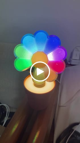 Customer video review of G-DRAGON OFFICIAL LIGHT STICK
