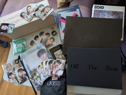 Customer photo review of K-POP RANDOM BOX