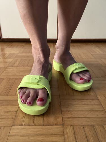 Customer photo review of Pescura Heel Aqua