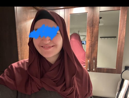 Customer photo review of Ribbed Jersey Hijab - Cranberry