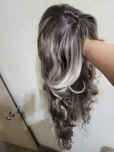 Customer photo review of Chade Cutie Collection Full Wig - CUTIE 195 (CURTAIN BANG WIG 02)