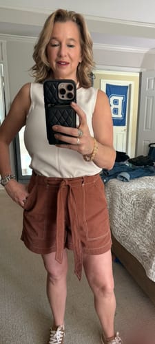 Customer photo review of Ainsley Effortless Top - Everyday Crepe with Topstitch :: Eggshell