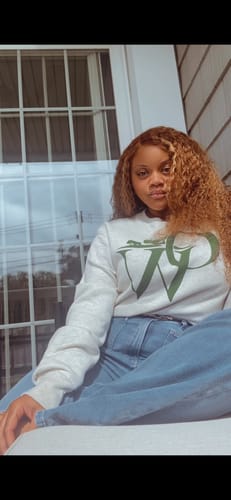 Customer photo review of CurlyMe 360 Lace Wear Go Highlight Kinky Curly Hair Glueless Wigs Pre-Plucked Lace Front Wig