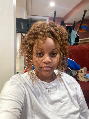 Customer photo review of CurlyMe 360 Lace Wear Go Highlight Kinky Curly Hair Glueless Wigs Pre-Plucked Lace Front Wig