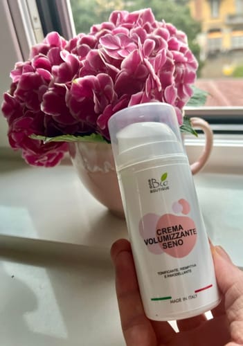 Customer photo review of Crema Volumizzante Seno