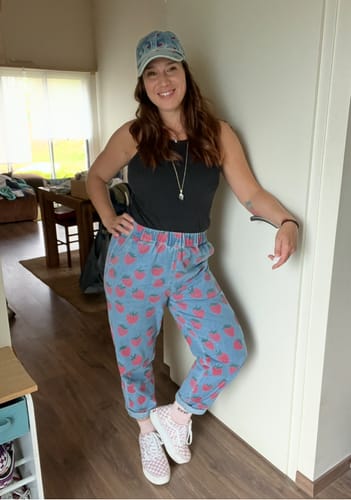 Janine L. review of STRAWBERRY JEANS WOMAN image 1 out of 1