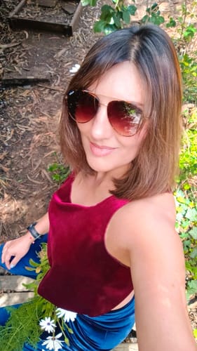 Customer photo review of Polera Cruzada Terciopelo Burdeo